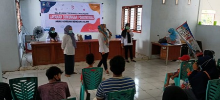 Balai Anak Toddopuli Salurkan Bantuan dan Beri LDP Puluhan Anak di Sidrap