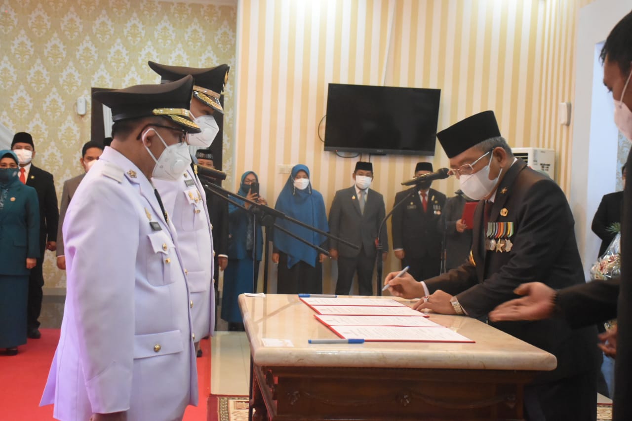 Lantik Bupati dan Wabup Majene, Gubernur Sulbar Ajak Masyarakat Hilangkan Perbedaan