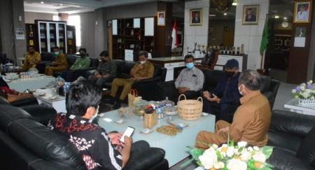 Dollah Mando Dampingi LP2M Unhas Kunjungi Berbagai Lokasi di Sidrap