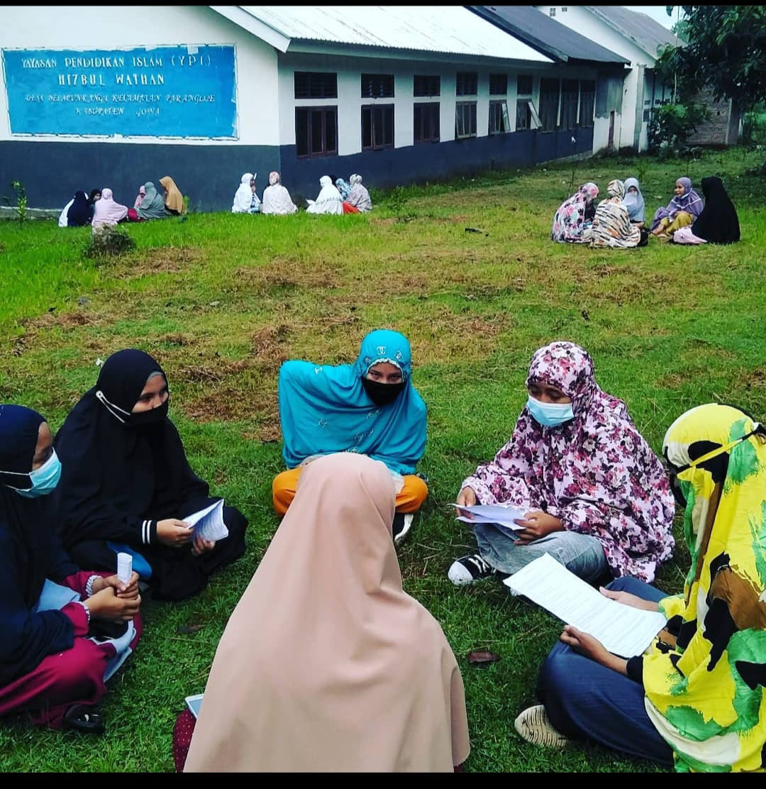 Suasana outing class yang tetap menerapkan protokol kesehatan di Pondok Pesantren Muhammadiyah Hizbul Wathan