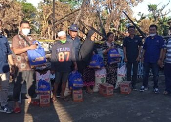 Peduli, DPD NasDem Pinrang Bantu Korban Kebakaran di Mattiro Bulu