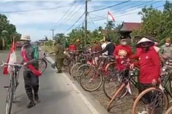 Komunitas Sepeda Ontel di Pinrang Turut Rayakan HUT RI Ke 76