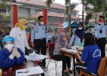 Libatkan 70 Vaksinator, 800 WBP Rutan Makassar Divaksin