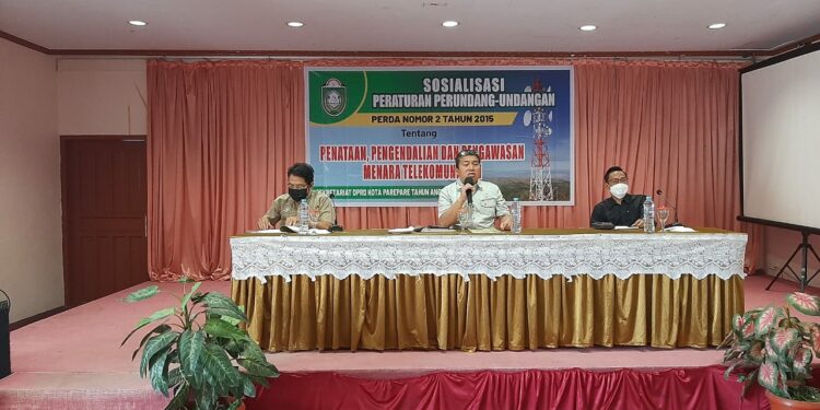 Ketua Komisi I DPRD Parepare Kaharuddin Kadir Ajak Warga Bersama-sama Awasi Pembangunan Menara Telekomunikasi