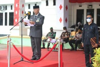 Hadiri HUT Agraria ke-61 Bupati Enrekang Serahkan Sertifikat PTSL untuk 8 Desa dan 1 UMKM