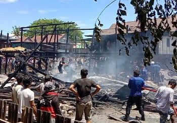 Dua Unit Rumah di Tellu Limpoe Sidrap Terbakar