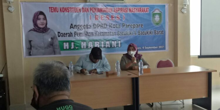 Reses Anggota Komisi II DPRD Parepare Hariani, Warga Sampaikan Aspirasi Perbaikan Jalan Berlubang