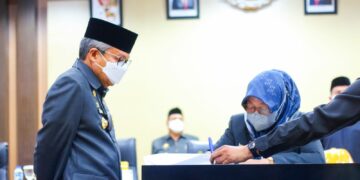 Wali Kota dan Ketua DPRD Parepare Setujui Perda Penyelenggaraan Pendidikan