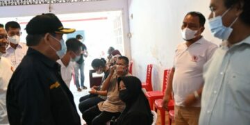 Tinjau Vaksinasi Massal, Dollah Mando;  Taati Prokes Meski Sudah Vaksin