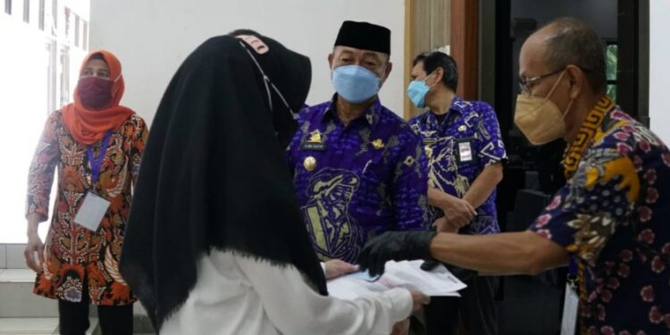 Edukasi Masyarakat Taat Prokes, Pemkab Gowa akan Bagikan 50 Ribu Masker Edukasi Masyarakat Taat Prokes, Pemkab Gowa akan Bagikan 50 Ribu Masker