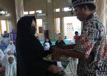 Bantu Ringankan Beban Warga, Baitul Mal Masjid Ni'matullah Parepare Bagikan Paket Sembako