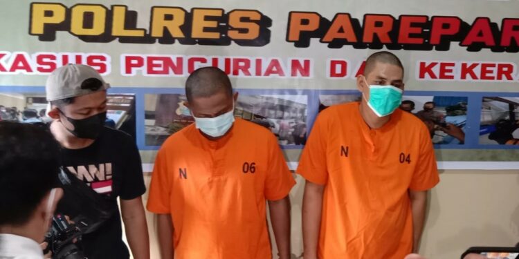 Dua orang terduga pelaku 'begal' yang videonya sempat viral saat dikejar warga, sudah ditahan Satreskrim Kepolisian Resort (Polres) Parepare.