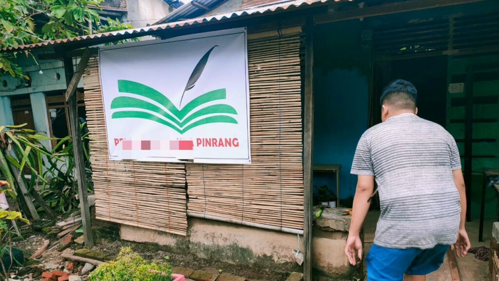 Sekretariat Pemuda Pemerhati Pinrang, di Kecamatan Duampanua, Kabupaten Pinrang. 