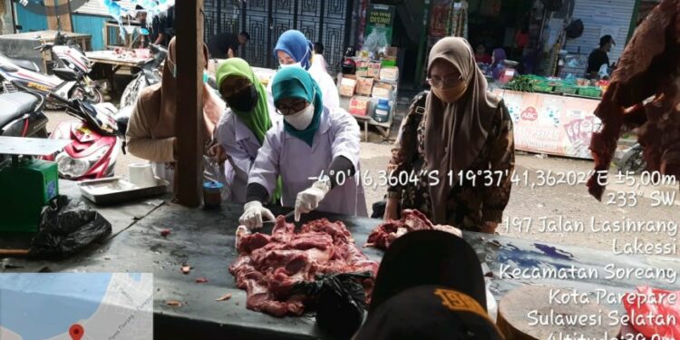 Pastikan Aman Konsumsi di Idul Adha, Tim Gabungan Dinas Parepare Turun Uji Pangan di Pasar Tradisional