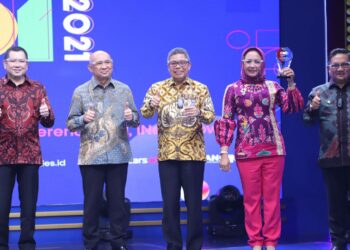 KDI 2021, Taufan Pawe Dianugerahi Kepala Daerah Inovatif Bidang Kesehatan