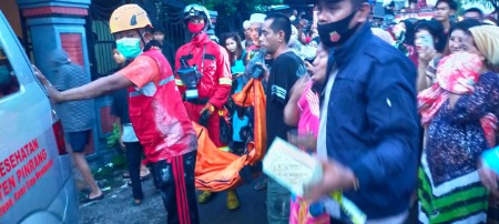 Dua Rumah Terbakar di Pinrang, Satu Orang Ditemukan Meninggal Dua Rumah Terbakar di Pinrang, Satu Orang Ditemukan Meninggal
