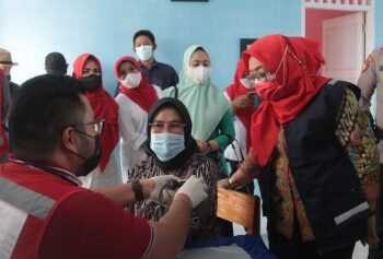 PMI Launching Vaksinasi di SMK Bakti Kabuloang, Wagub Sebut Sulbar Masih di Bawah 70 Persen