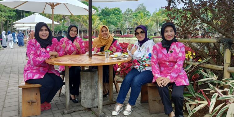 Erna Rasyid Taufan dan Rombongan FCC Disambut IWSS Provinsi Jabar dan Bandung