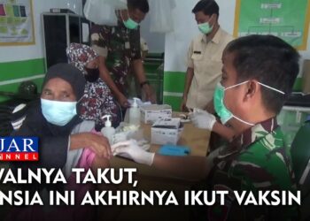 Awalnya Takut, Lansia Ini Akhirnya Ikut Vaksin