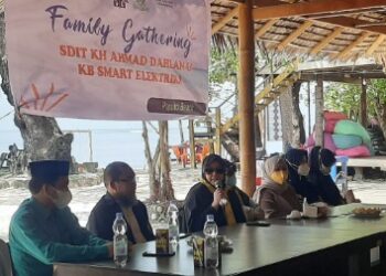 Bersama Kakan Kemenag Sidrap, Erna Rasyid Taufan Berbagi Ilmu Alquran di Akhir Pekan