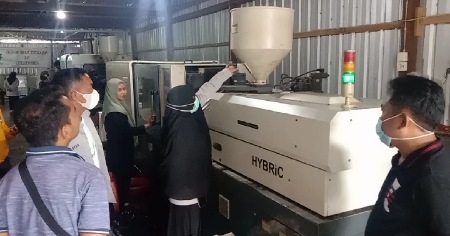 Ingin Ciptakan Lapangan Kerja, Warga Sidrap Ini Usaha Daur Ulang Plastik, Kini Punya 14 Karyawan Ingin Ciptakan Lapangan Kerja, Warga Sidrap Ini Usaha Daur Ulang Plastik, Kini Punya 14 Karyawan