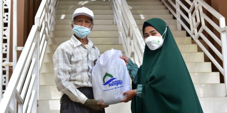 Andalan Mengaji Kunjungi Masjid di Lima Kabupaten Sembari Berbagi Mukena 