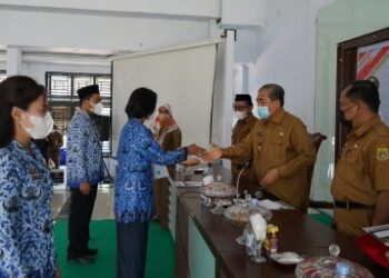 Bupati Serahkan SK Pengangkatan 191 PPPK Guru di Sidrap