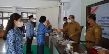 Bupati Serahkan SK Pengangkatan 191 PPPK Guru di Sidrap