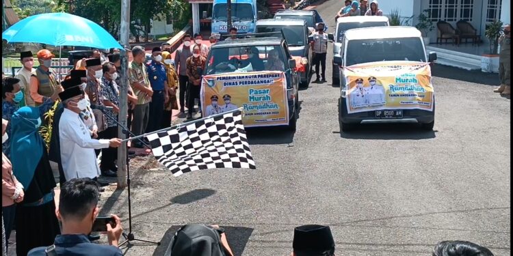 Gerak Cepat Pasar Murah, Taufan Pawe Ingatkan Jaga Stok dan Harga Pangan