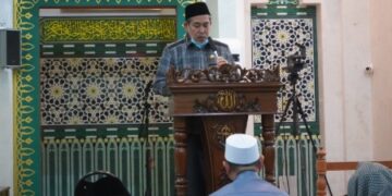 Tarawih Perdana di Masjid Agung, Dollah Mando: Semoga Ketakwaan Semakin Meningkat