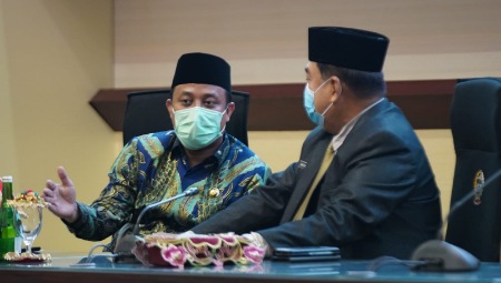 Gubernur Sulsel Imbau ASN dan Warga Muslim Tunaikan Zakat Gubernur Sulsel Imbau ASN dan Warga Muslim Tunaikan Zakat