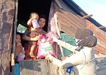 Berkah Ramadhan, Satlantas Polres Sidrap Berbagi Beras dan Takjil