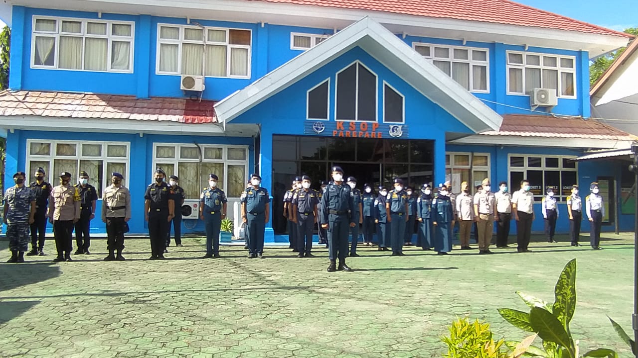 Kepala KSOP Parepare Pimpin Apel, Penanda Posko Siaga Angkutan Laut Parepare Resmi Dibuka