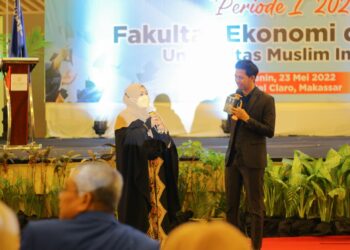 Erna Rasyid Taufan Hadiri Acara Yudisium dan Ramah Tamah FEB UMI, Berikan Motivasi dan Berbagi Pengalaman Inspiratif ke Calon Alumni