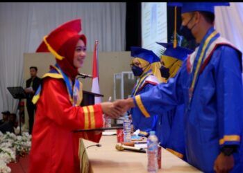 Bosowa School Makassar Menggelar Wisuda,  Dirangkai Launching Buku Karya Siswa