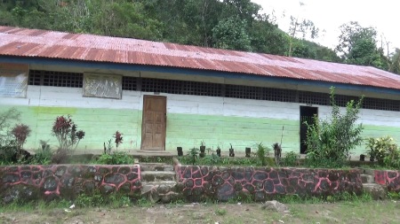 Terdampak Retakan Tanah, Siswa SD di Suppiran Diungsikan ke Kelas Jauh Terdampak Retakan Tanah, Siswa SD di Suppiran Diungsikan ke Kelas Jauh
