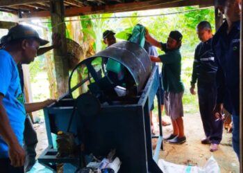 KTH Buana 3 Barru Dilatih Membuat Pupuk Kompos