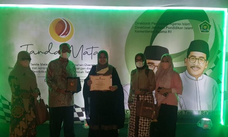 Peduli Keummatan dan Kemajuan PAI, Wali Kota Parepare Diganjar Penghargaan Oleh Kemenag RI Peduli Keummatan dan Kemajuan PAI, Wali Kota Parepare Diganjar Penghargaan Oleh Kemenag RI