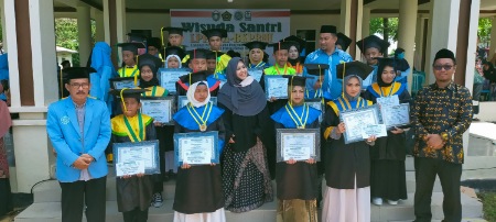 520 Santri TPA se-Kota Parepare Diwisuda, Erna Rasyid Taufan Terima Kasih Pada Orang Tua Santri 520 Santri TPA se-Kota Parepare Diwisuda, Erna Rasyid Taufan Terima Kasih Pada Orang Tua Santri