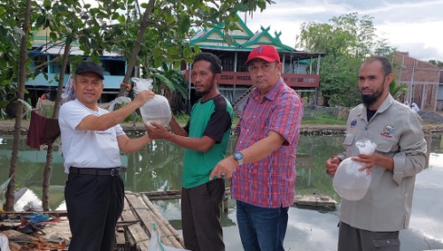 Prioritas Gubernur Kembalikan Kejayaan Udang Sitto, DKP Sulsel Salurkan Benur Udang di Maros Prioritas Gubernur Kembalikan Kejayaan Udang Sitto, DKP Sulsel Salurkan Benur Udang di Maros