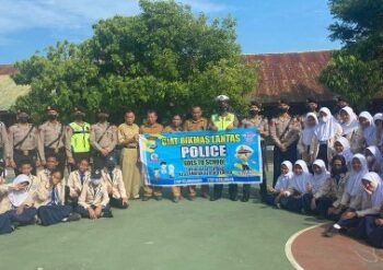 Ke SMP Negeri 2 Pinrang, Satlantas Polres Pinrang Ingatkan Pelajar Taati Aturan