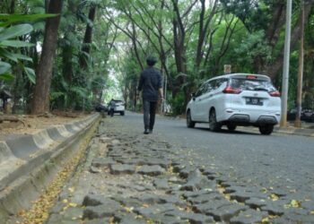 Pedestrian Kantor Gubernur Sulsel Banyak Terbongkar, Amson: Perbaikan Terakhir 10 Tahun Lalu