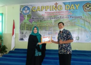 Hadiri Capping Day Akademi Keperawatan Fatimah, Ini Pesan Ketua TP PKK Kota Parepare