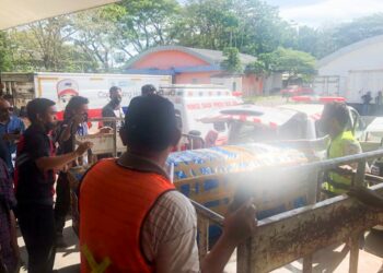 Pemulangan jenazah korban KKB Papua yang diangkut ambulans menuju kampung halamannya di Selayar, Ahad (17/7/2022)
