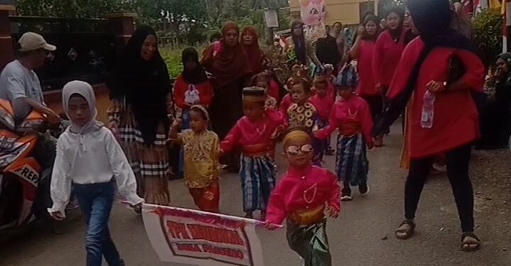 Ceria, Anak-anak PAUD dan TK di Baranti Turut Rayakan HUT RI Ceria, Anak-anak PAUD dan TK di Baranti Turut Rayakan HUT RI