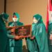 Ketua Tim Penggerak PKK Kota Parepare, Hj Erna Rasyid Taufan mendapat penghargaan pada Hari Kesatuan Gerak ke-50 PKK di Hotel Claro, Rabu (24/8/2022)