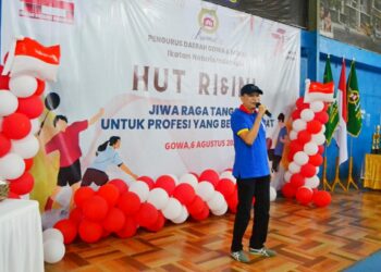 Pembukaan lomba bulutangkis dan Futsal yang digelar Pengurus Wilayah Sulawesi Selatan Ikatan Notaris Indonesia (Pengwil Sulsel INI) di Lapangan Olahraga Aroeppala Gowa, Sabtu (6/8/2022)
