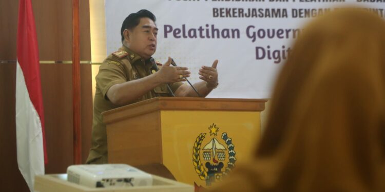Sekretaris Daerah (Sekda) Provinsi Sulawesi Selatan (Sulsel), Abdul Hayat Gani, membuka Pelatihan Government Transformation Academy (GTA) Digital Talent Scholarship (DTS), di Aula BPSDM Sulsel, di Jalan Cendrawasih, Makassar, Senin (5/9/2022).