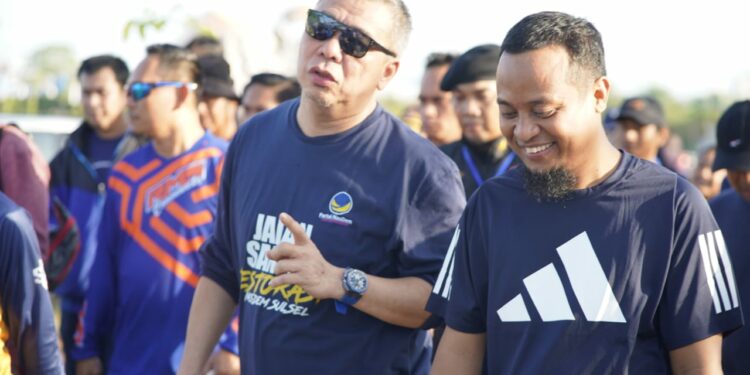 Sambil Jalan Sehat, Gubernur Sulsel Berbincang Akrab dengan Waketum Partai NasDem Sambil Jalan Sehat, Gubernur Sulsel Berbincang Akrab dengan Waketum Partai NasDem