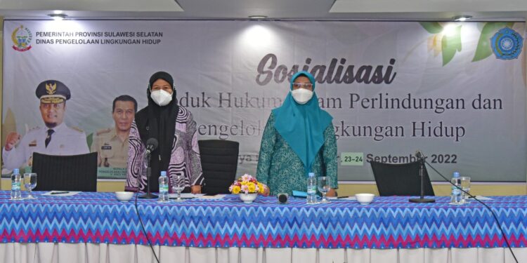 -- Dinas Lingkungan Hidup  Sulsel bekerja sama Tim Penggerak PKK Sulsel menggelar Sosialisasi Produk Hukum dalam Perlindungan dan Pengelolaan Lingkungan Hidup, di Hotel Aryaduta Makassar, Jumat (23/9/2022).